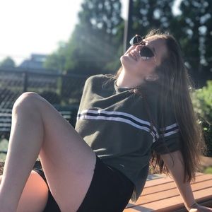 Meet your Posher, Alexandra